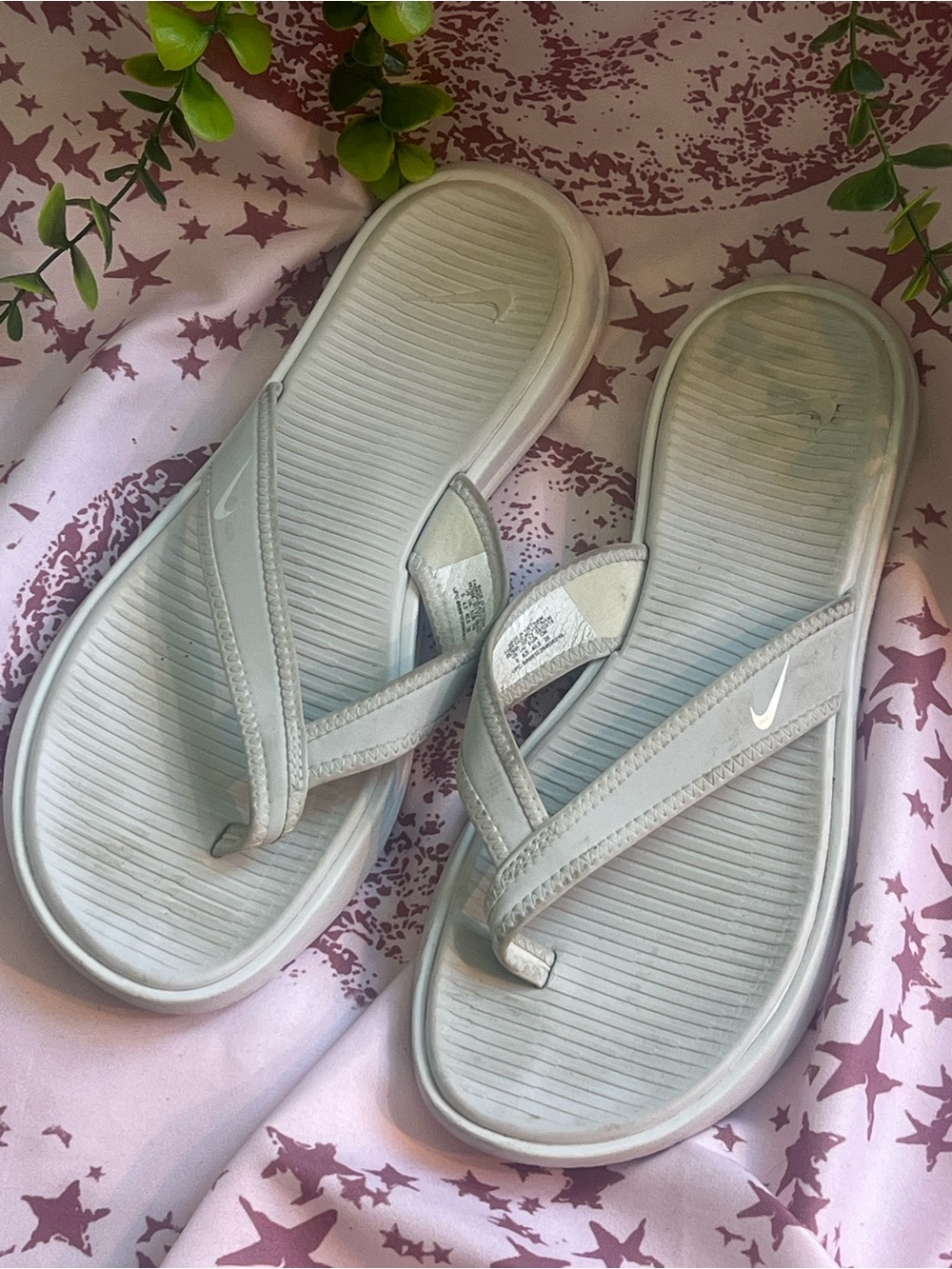 Nike Women’s Pale Grey Flip Flop Sandals